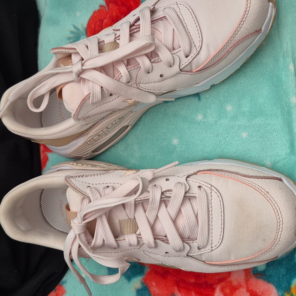 Women's Pink Sneakers NIKE AIR MAX
